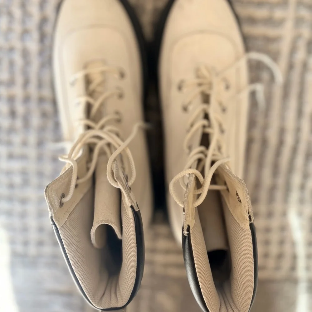 Timberland Women's Size 9 Cream and Black Leather Boots - Picture 5 of 10